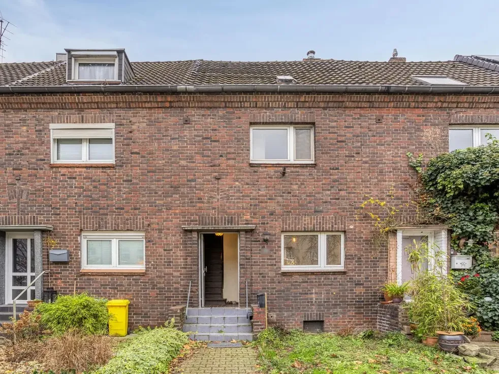 Vorher - Immobilie mit störenden Objekten