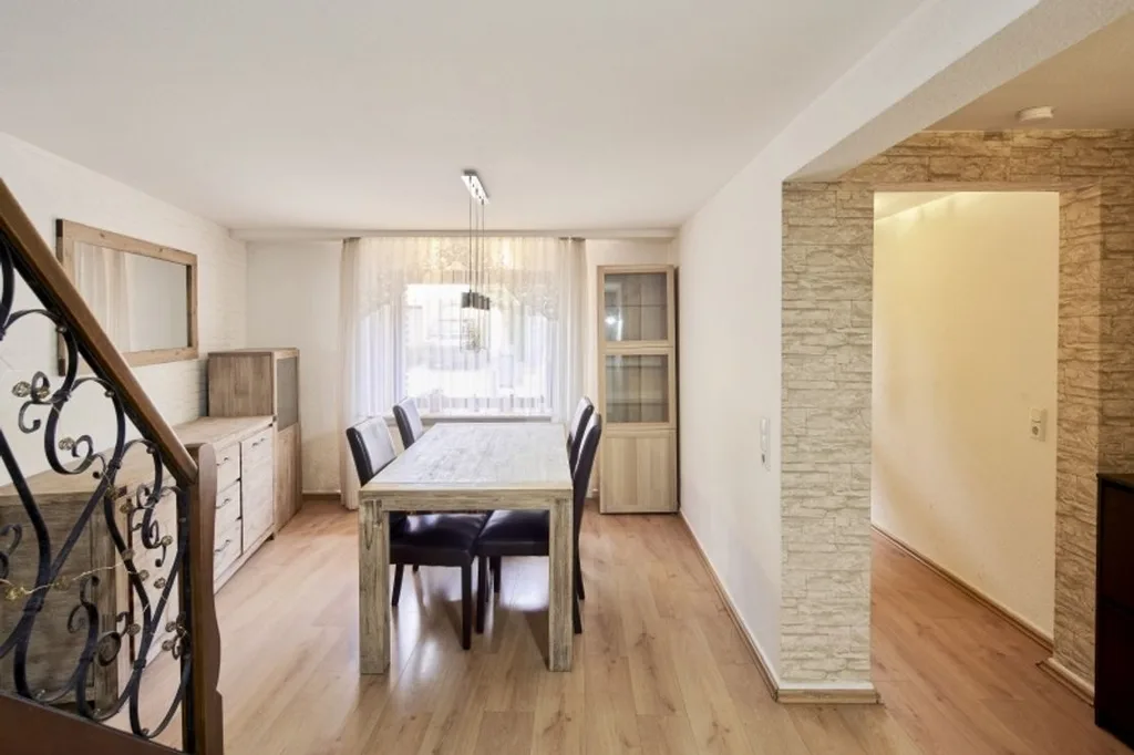 Vorher - Raum mit bestehender Einrichtung