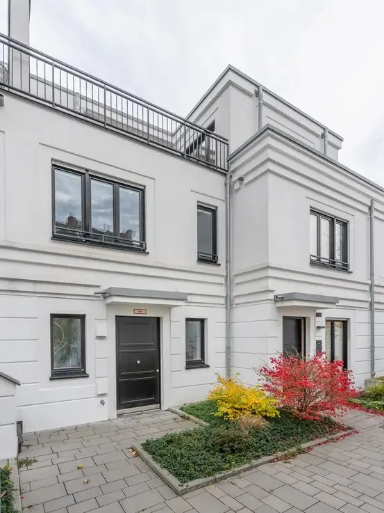 Vorher - Immobilie bei bewölktem Himmel